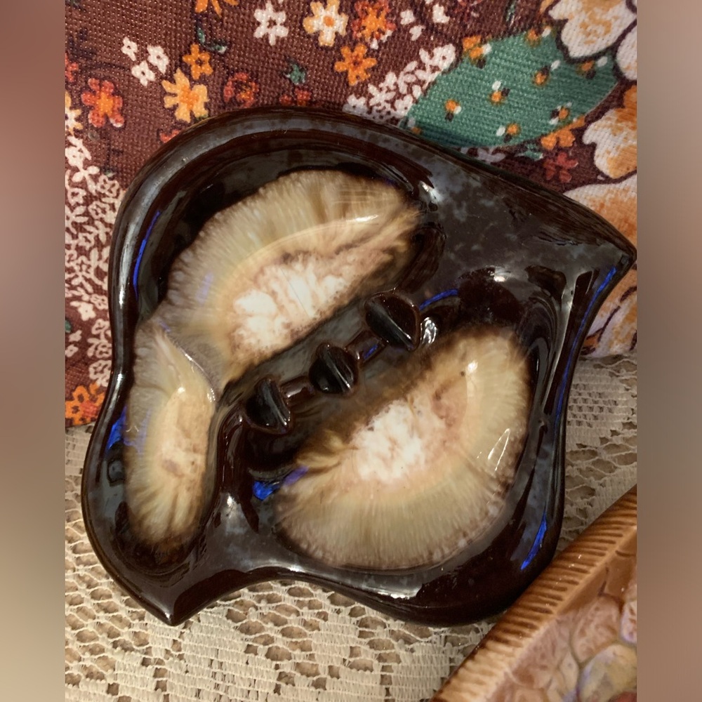 Vintage ashtray guc no chips or cracks